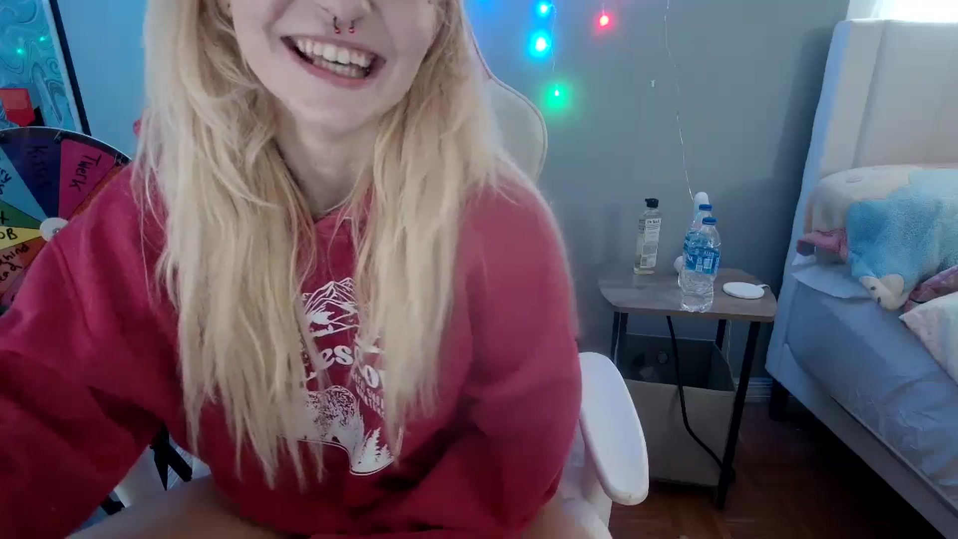 Gallery image thumbnail from DuckChan0's myfreecams stream on, 04/25/2024, 15:25 image 3 of 20