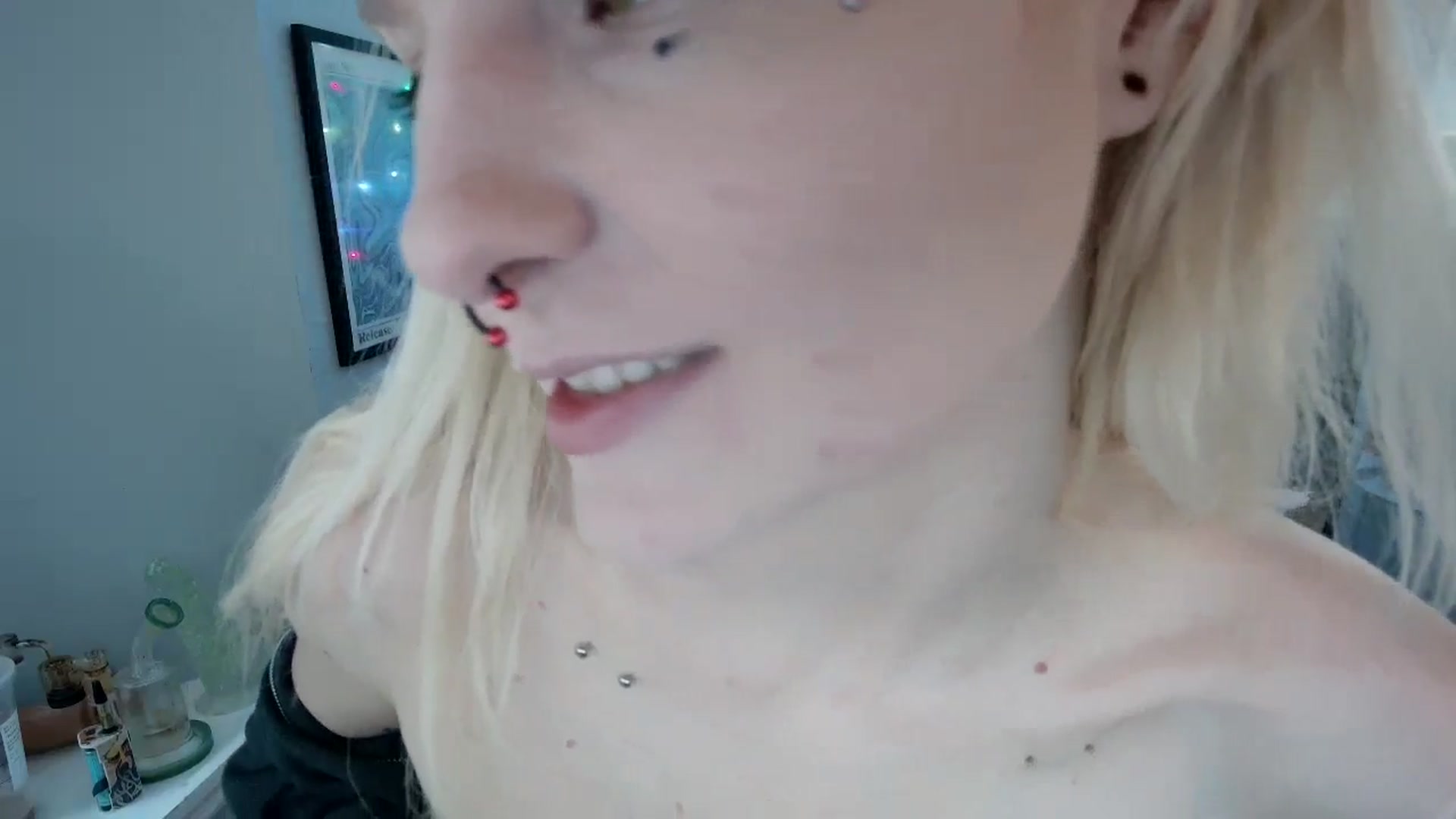 Gallery image thumbnail from DuckChan0's myfreecams stream on, 04/25/2024, 16:23 image 20 of 20
