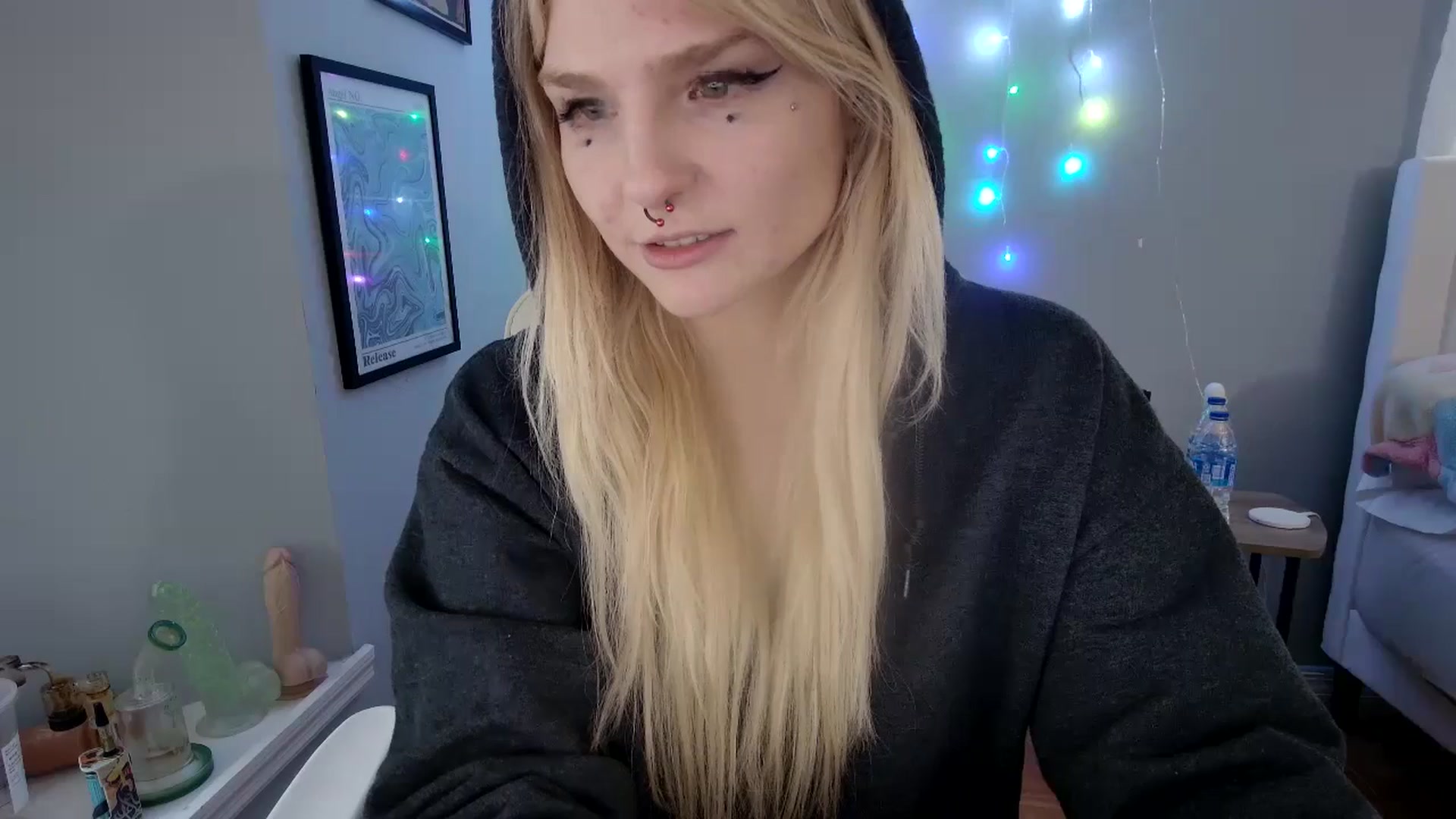Gallery image thumbnail from DuckChan0's myfreecams stream on, 04/25/2024, 16:23 image 18 of 20