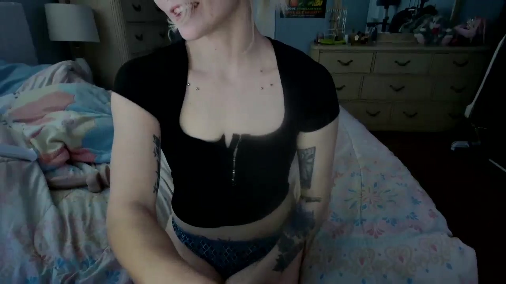 Gallery image thumbnail from DuckChan0's myfreecams stream on, 04/29/2024, 15:58 image 7 of 20