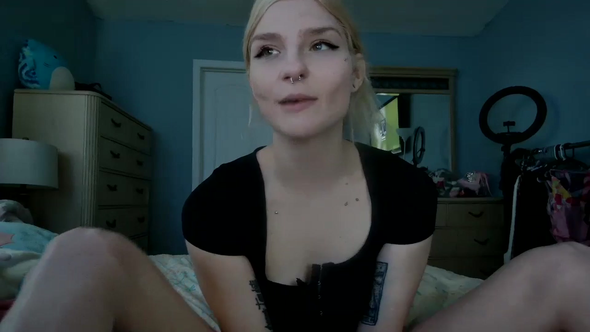 Gallery image thumbnail from DuckChan0's myfreecams stream on, 04/29/2024, 15:58 image 12 of 20