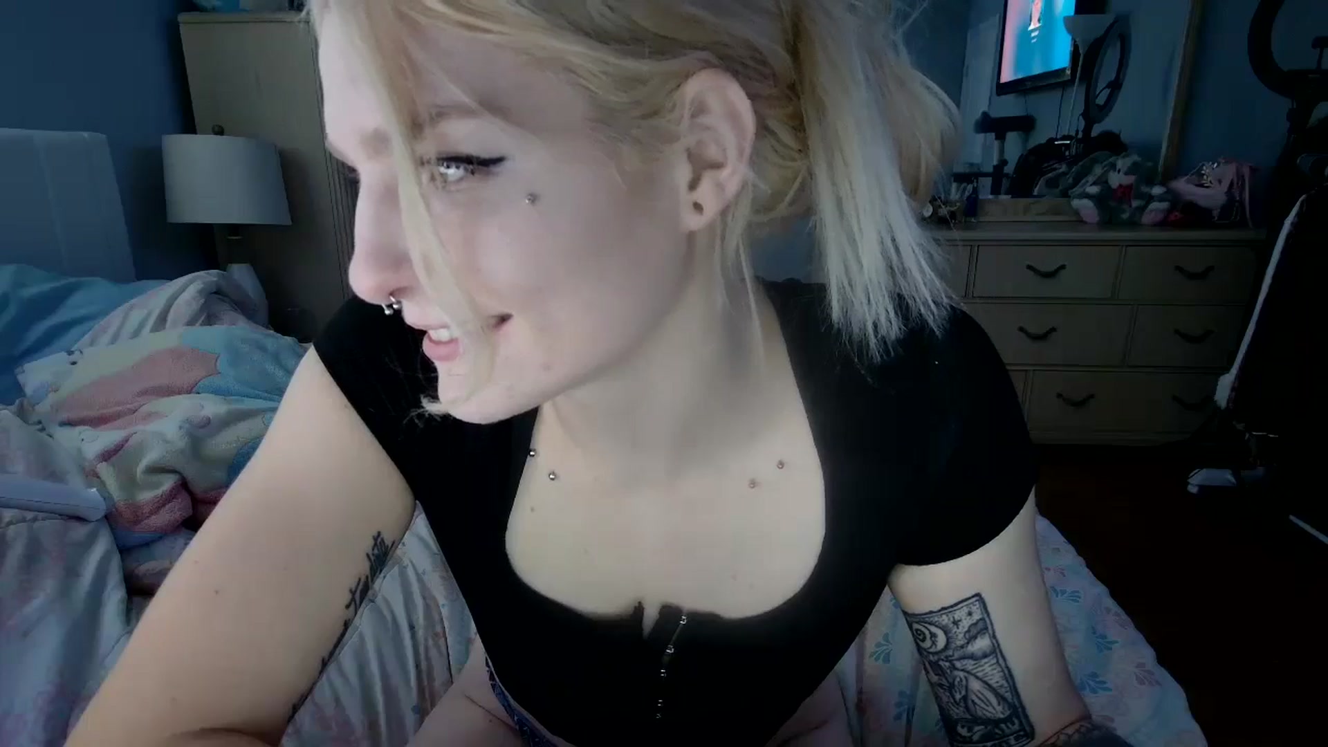 Gallery image thumbnail from DuckChan0's myfreecams stream on, 04/29/2024, 15:58 image 6 of 20