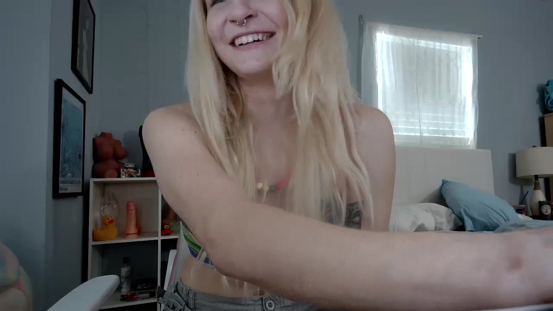 Gallery image thumbnail from DuckChan0's myfreecams stream on, 05/02/2024, 14:10 image 14 of 20