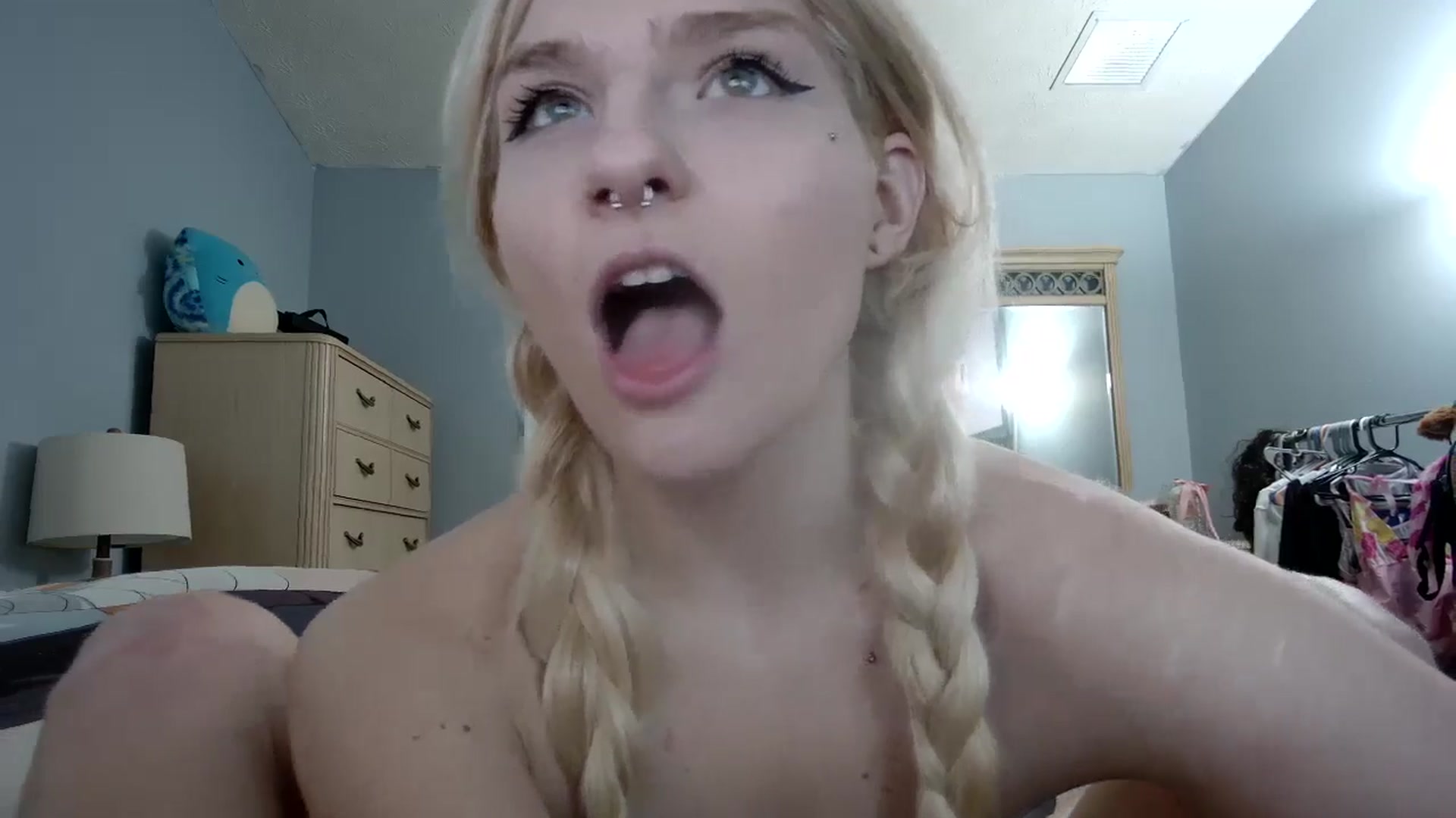 Gallery image thumbnail from DuckChan0's myfreecams stream on, 05/03/2024, 15:11 image 11 of 20