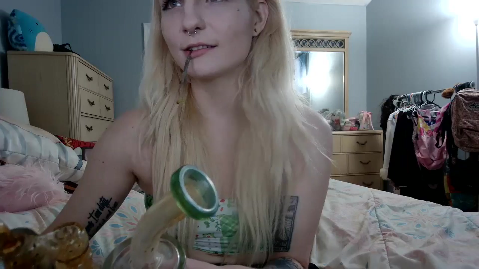 Gallery image thumbnail from DuckChan0's myfreecams stream on, 05/03/2024, 23:59 image 10 of 20