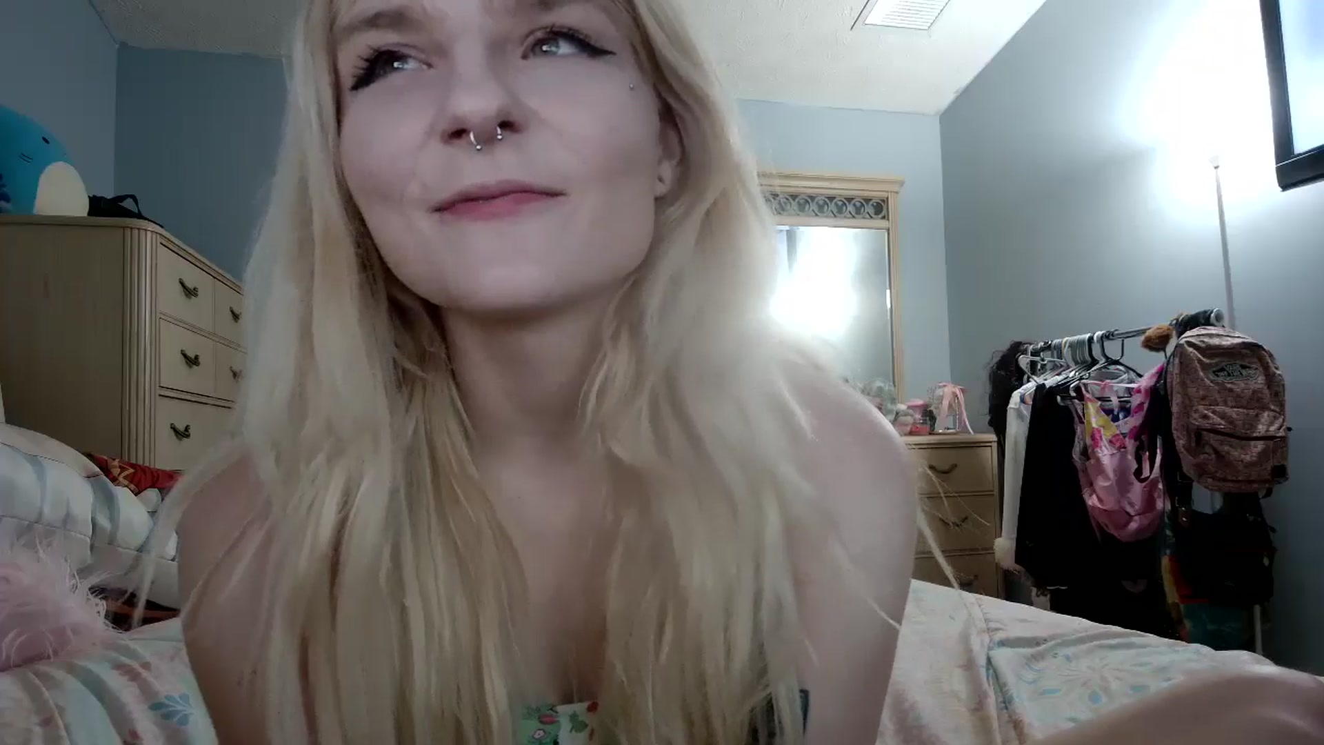 Gallery image thumbnail from DuckChan0's myfreecams stream on, 05/03/2024, 23:59 image 8 of 20