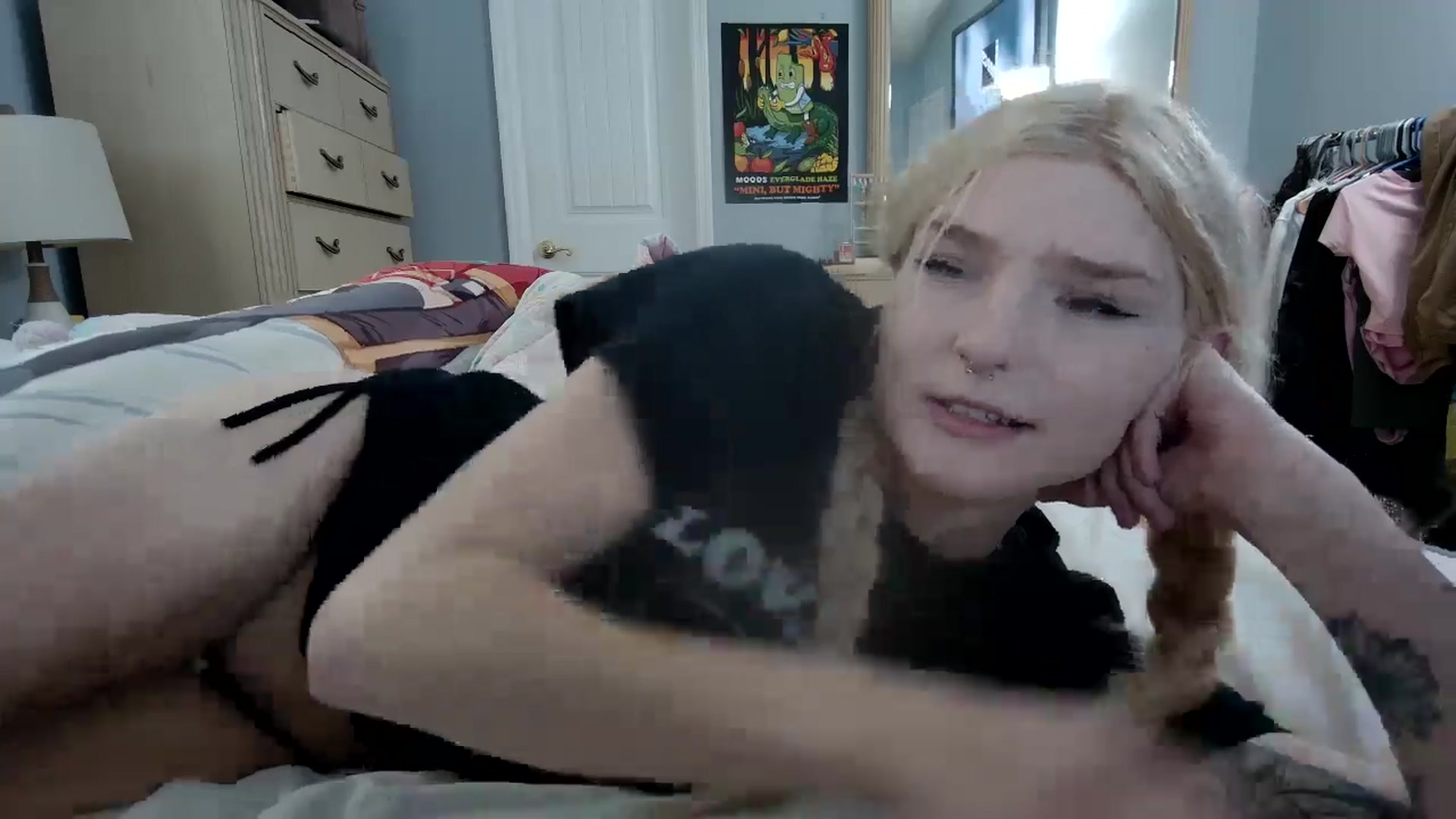 Gallery image thumbnail from DuckChan0's myfreecams stream on, 05/06/2024, 13:36 image 9 of 20