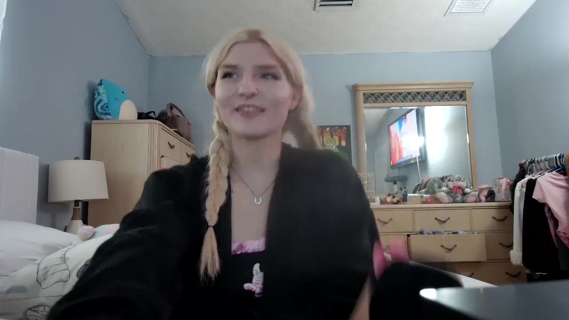 Gallery image thumbnail from DuckChan0's myfreecams stream on, 05/06/2024, 14:10 image 5 of 20