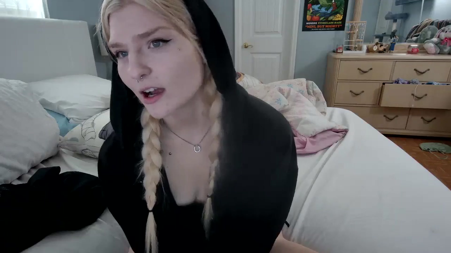 Gallery image thumbnail from DuckChan0's myfreecams stream on, 05/06/2024, 14:10 image 20 of 20