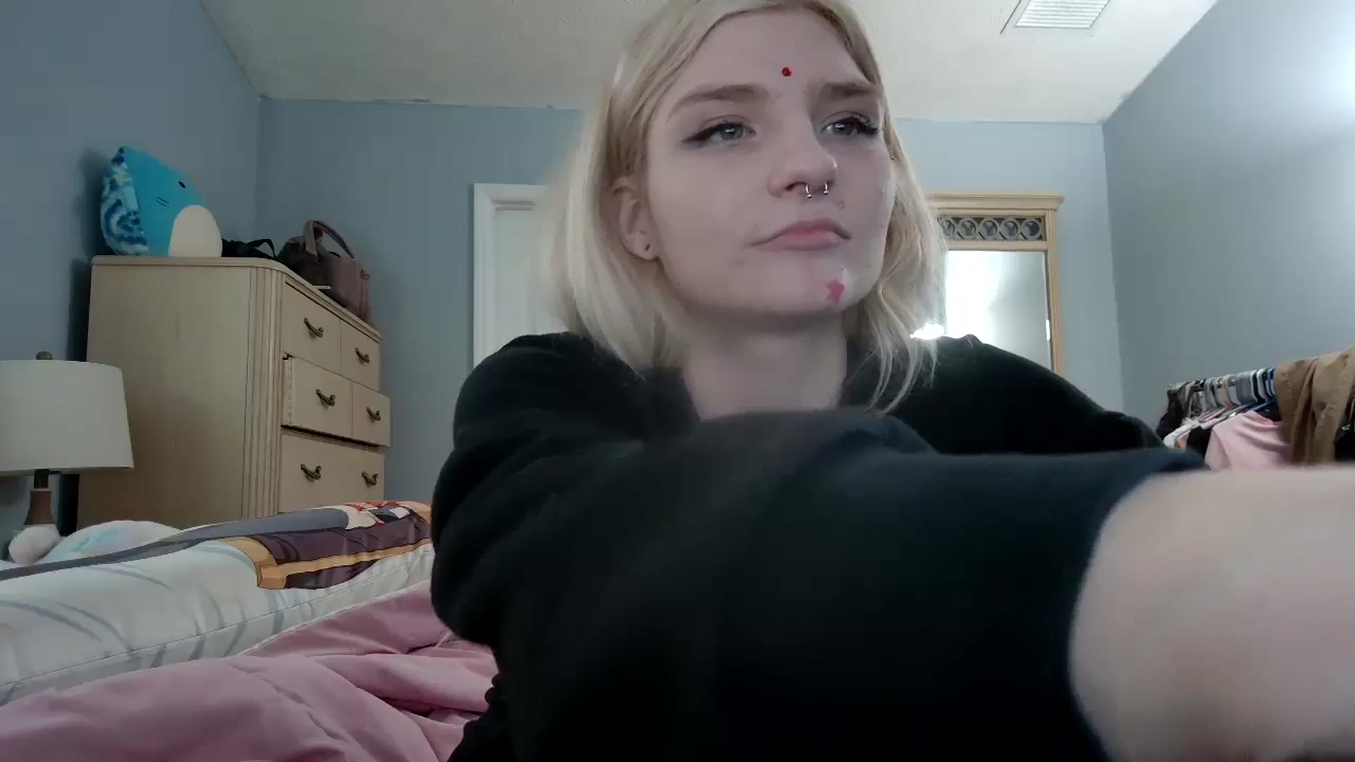 Gallery image thumbnail from DuckChan0's myfreecams stream on, 05/06/2024, 15:38 image 19 of 20
