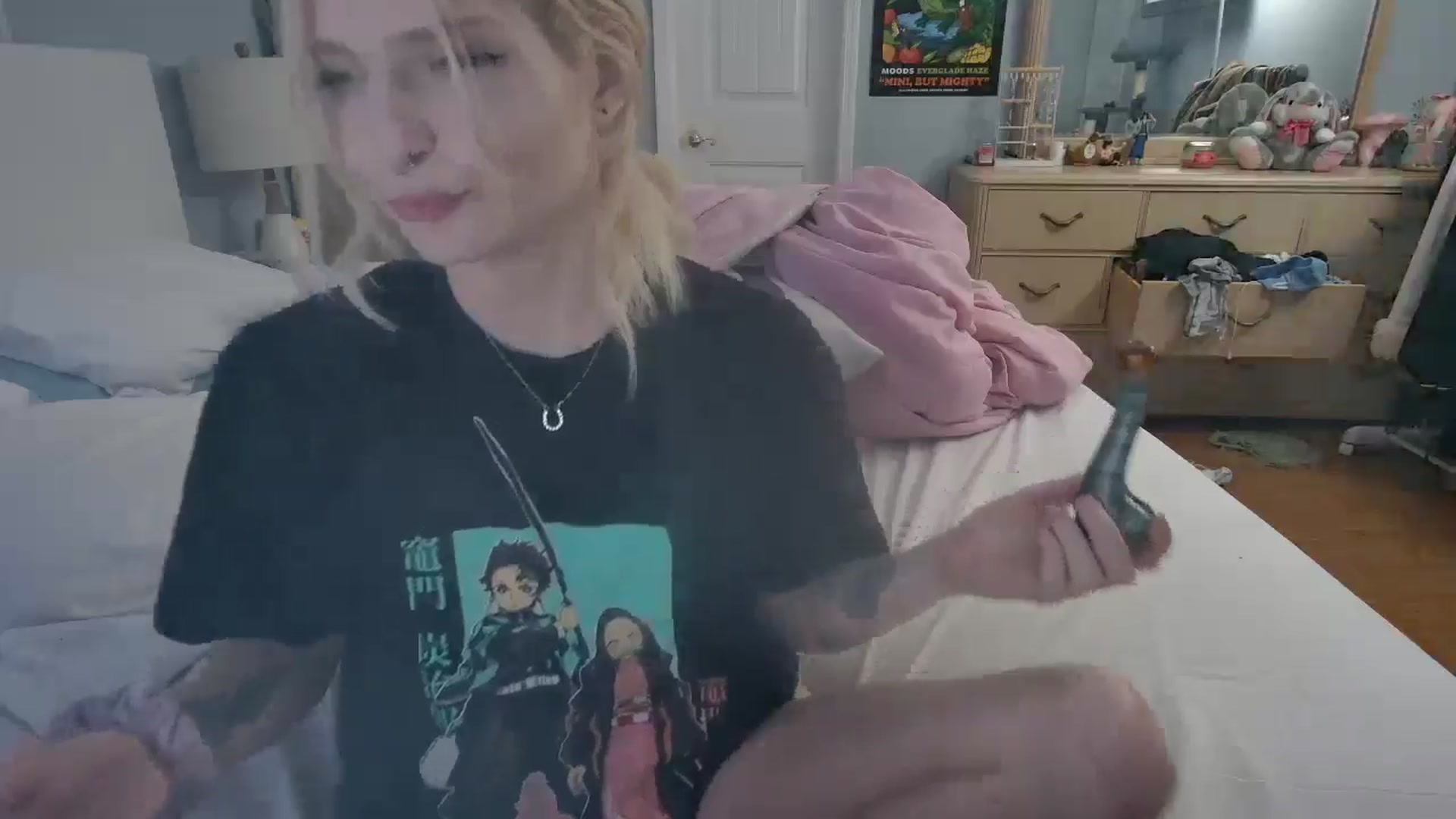 Gallery image thumbnail from DuckChan0's myfreecams stream on, 05/06/2024, 23:27 image 6 of 20