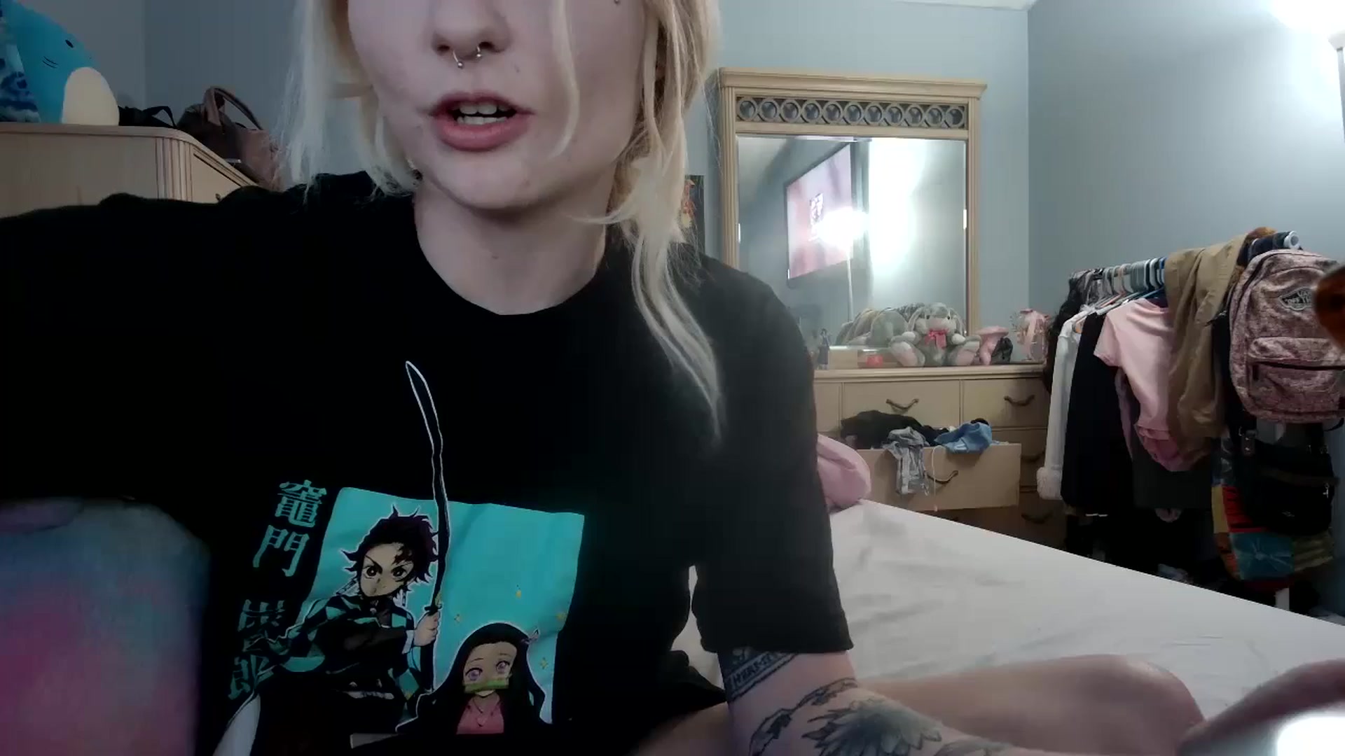 Gallery image thumbnail from DuckChan0's myfreecams stream on, 05/06/2024, 23:27 image 11 of 20