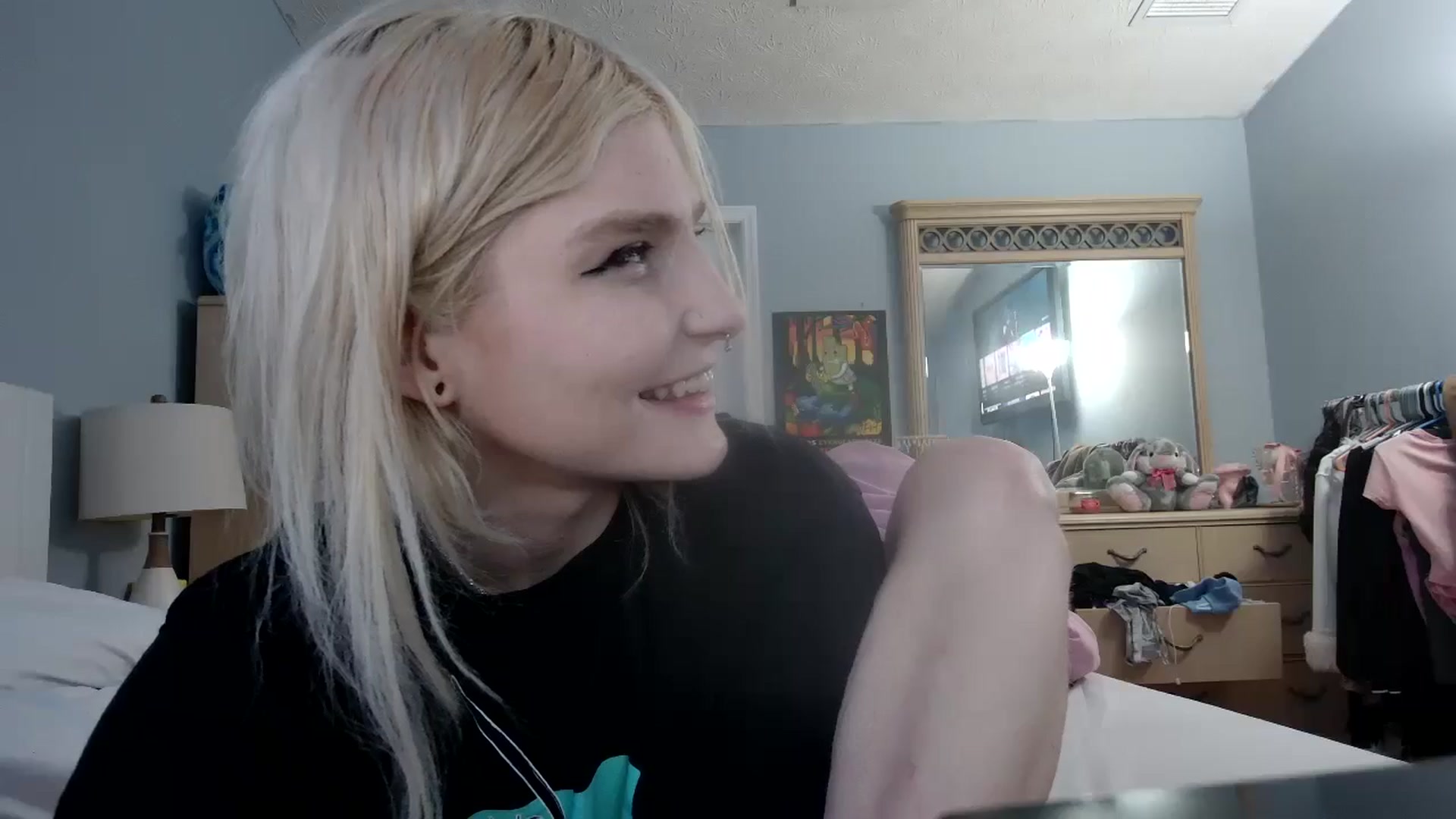 Gallery image thumbnail from DuckChan0's myfreecams stream on, 05/06/2024, 23:27 image 19 of 20