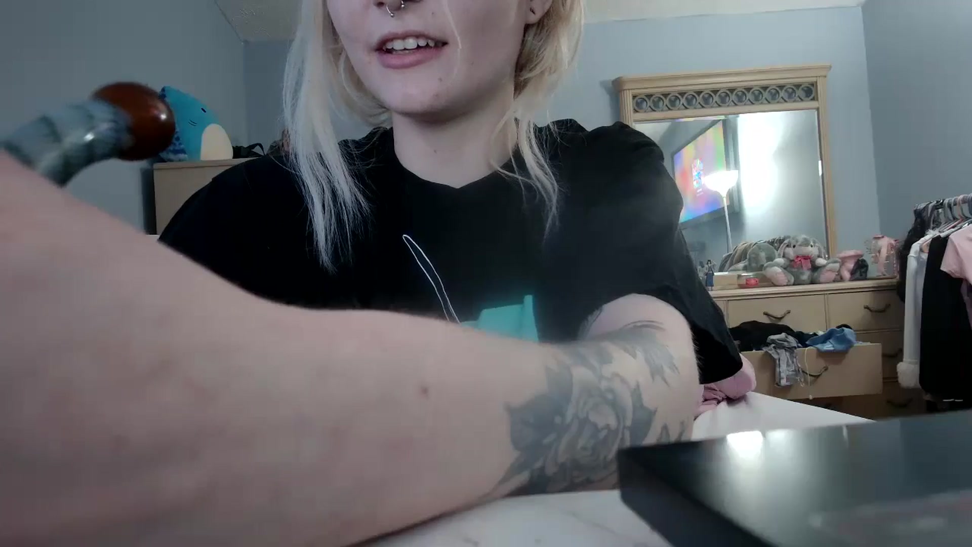 Gallery image thumbnail from DuckChan0's myfreecams stream on, 05/07/2024, 24:32 image 2 of 20