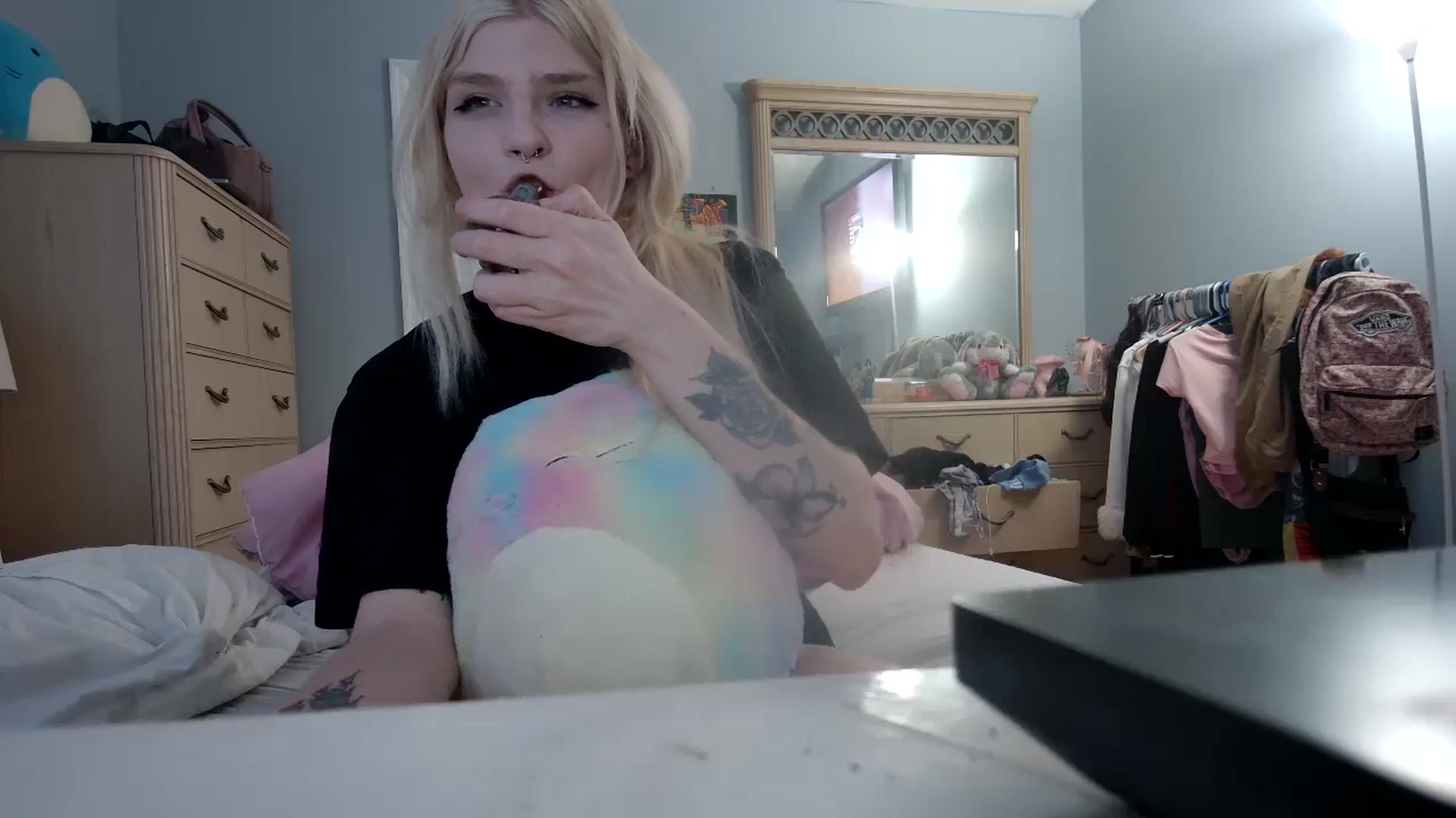 Gallery image thumbnail from DuckChan0's myfreecams stream on, 05/07/2024, 24:32 image 11 of 20