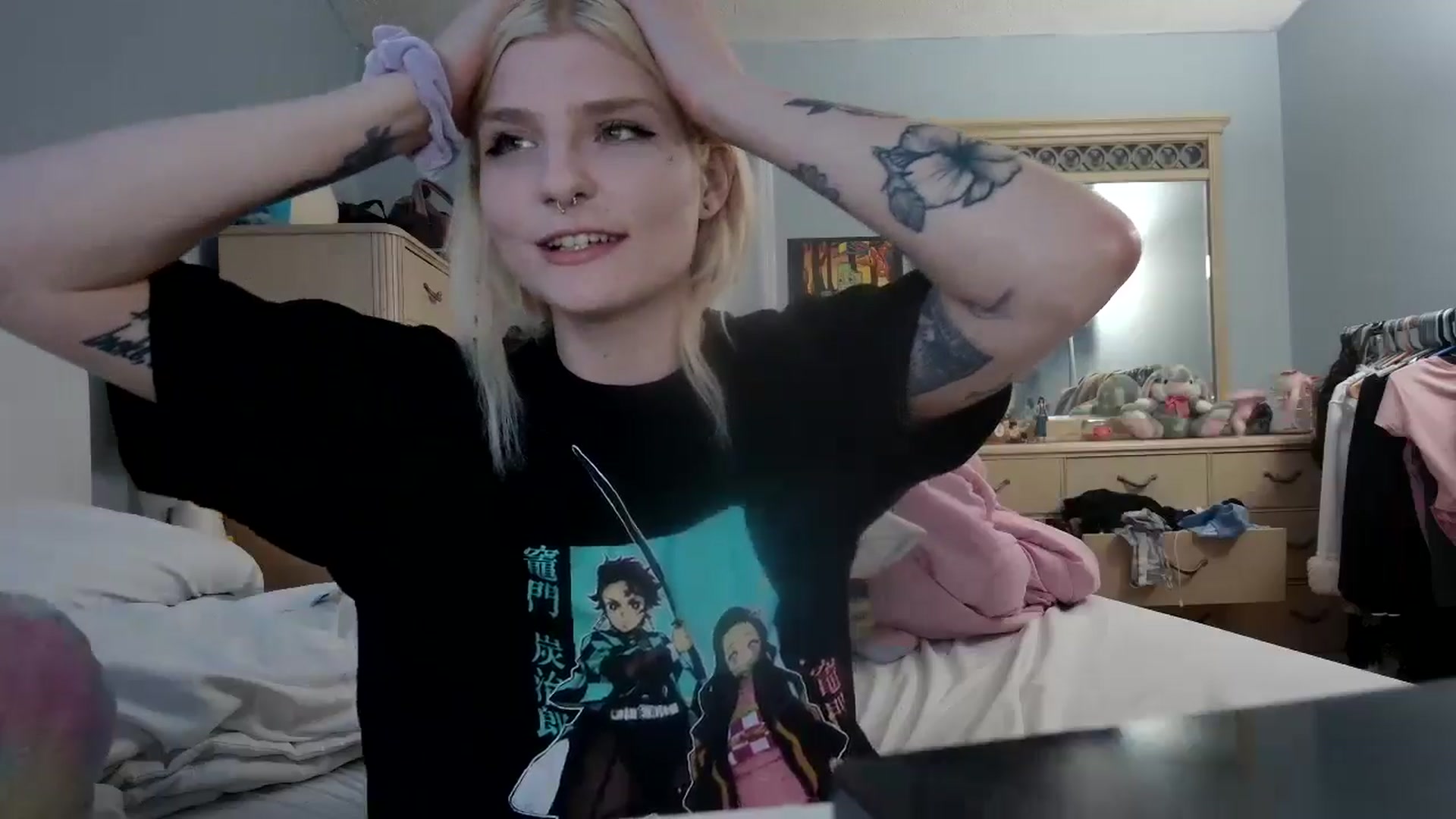 Gallery image thumbnail from DuckChan0's myfreecams stream on, 05/07/2024, 24:32 image 3 of 20