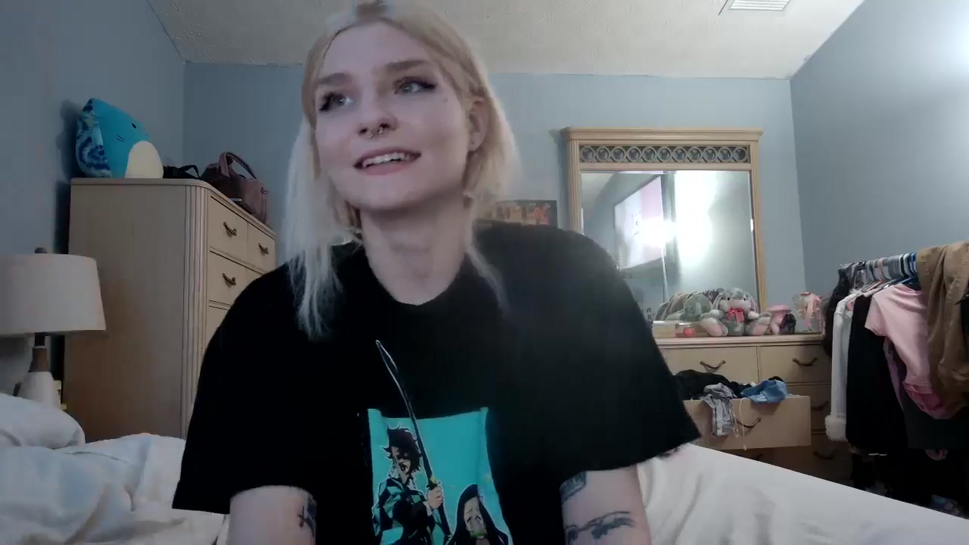Gallery image thumbnail from DuckChan0's myfreecams stream on, 05/07/2024, 24:32 image 17 of 20
