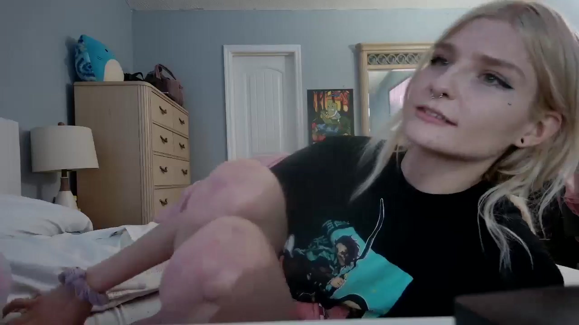 Gallery image thumbnail from DuckChan0's myfreecams stream on, 05/07/2024, 24:32 image 6 of 20