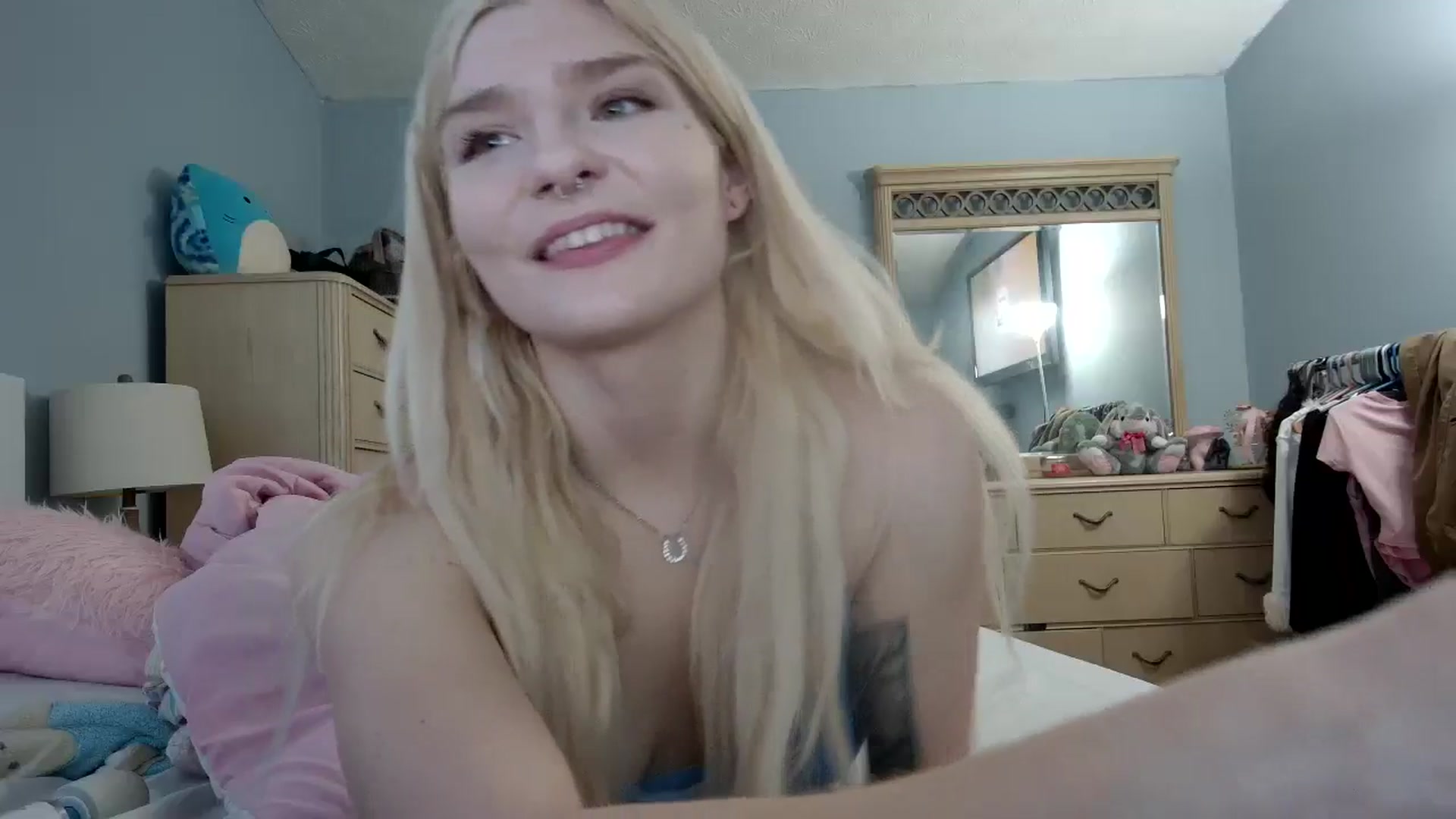 Gallery image thumbnail from DuckChan0's myfreecams stream on, 05/07/2024, 17:49 image 4 of 20