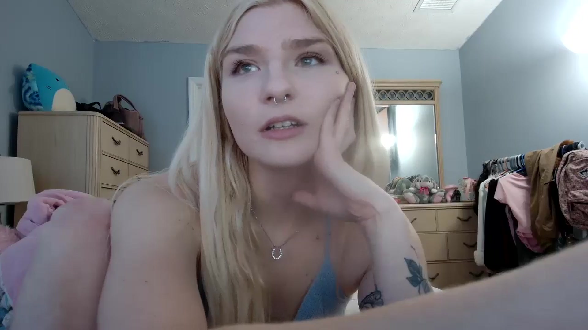 Gallery image thumbnail from DuckChan0's myfreecams stream on, 05/07/2024, 17:49 image 5 of 20