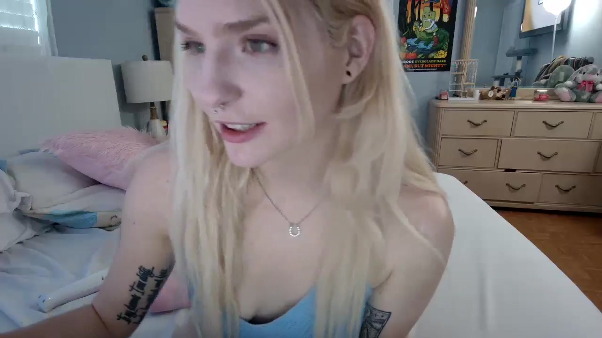 Gallery image thumbnail from DuckChan0's myfreecams stream on, 05/07/2024, 17:49 image 19 of 20