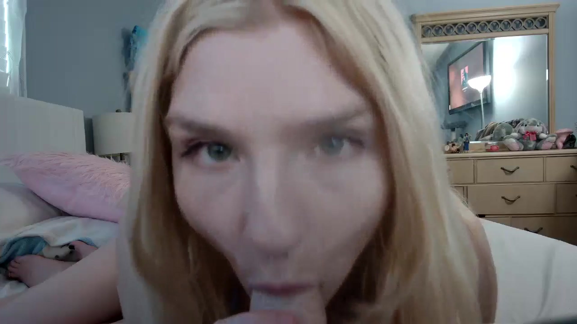 Gallery image thumbnail from DuckChan0's myfreecams stream on, 05/07/2024, 19:10 image 5 of 20