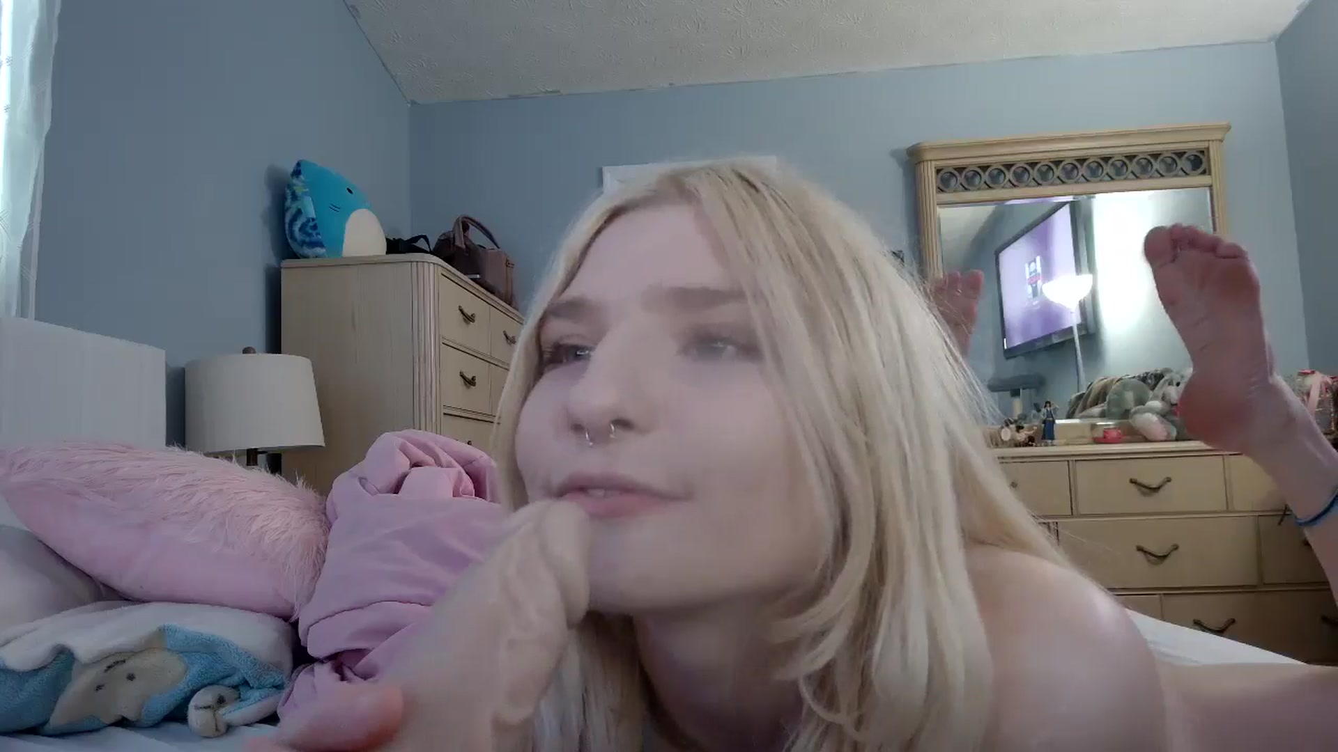 Gallery image thumbnail from DuckChan0's myfreecams stream on, 05/07/2024, 19:10 image 4 of 20