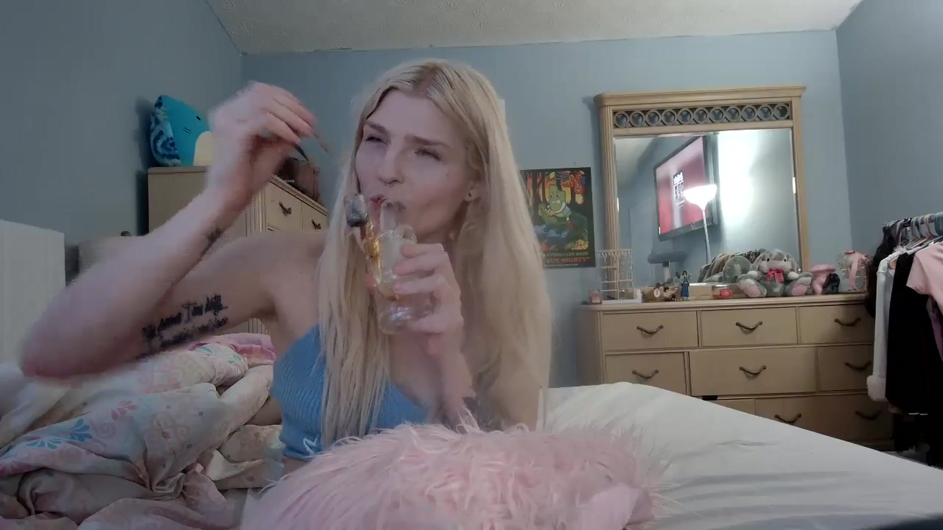 Gallery image thumbnail from DuckChan0's myfreecams stream on, 05/07/2024, 19:10 image 17 of 20