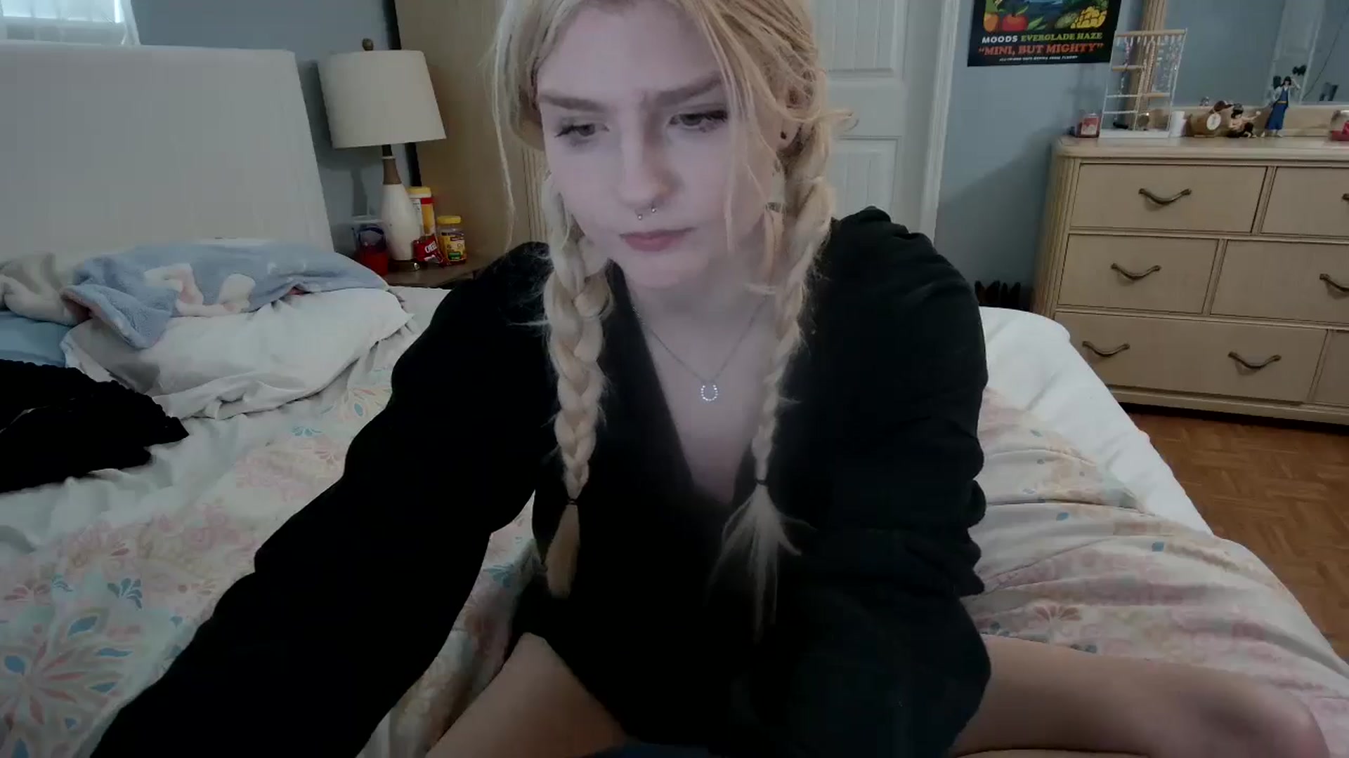 Gallery image thumbnail from DuckChan0's myfreecams stream on, 05/08/2024, 16:59 image 14 of 20