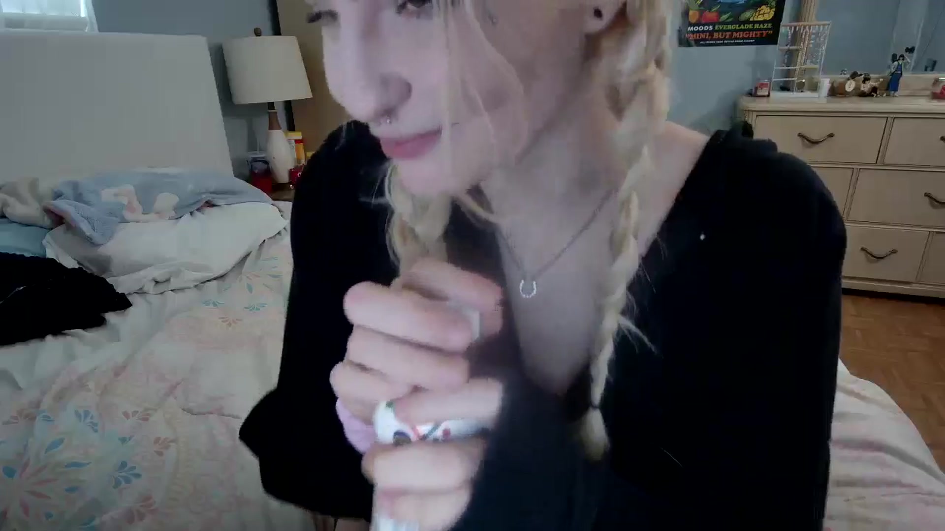 Gallery image thumbnail from DuckChan0's myfreecams stream on, 05/08/2024, 16:59 image 16 of 20