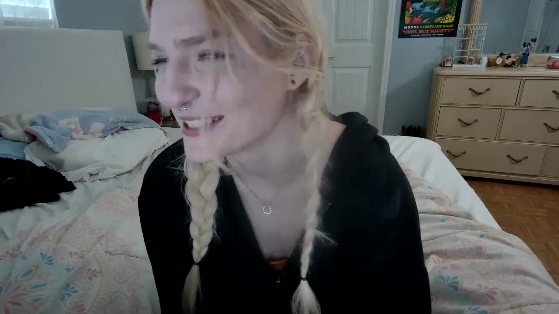 Gallery image thumbnail from DuckChan0's myfreecams stream on, 05/08/2024, 16:59 image 18 of 20
