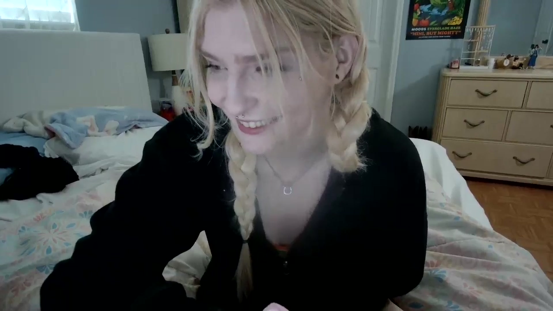 Gallery image thumbnail from DuckChan0's myfreecams stream on, 05/08/2024, 16:59 image 2 of 20