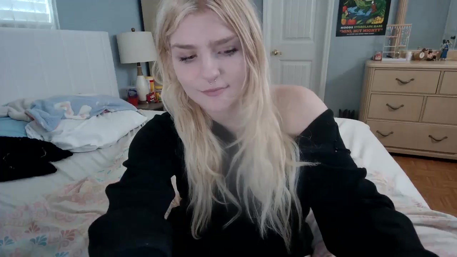 Gallery image thumbnail from DuckChan0's myfreecams stream on, 05/08/2024, 17:47 image 12 of 20