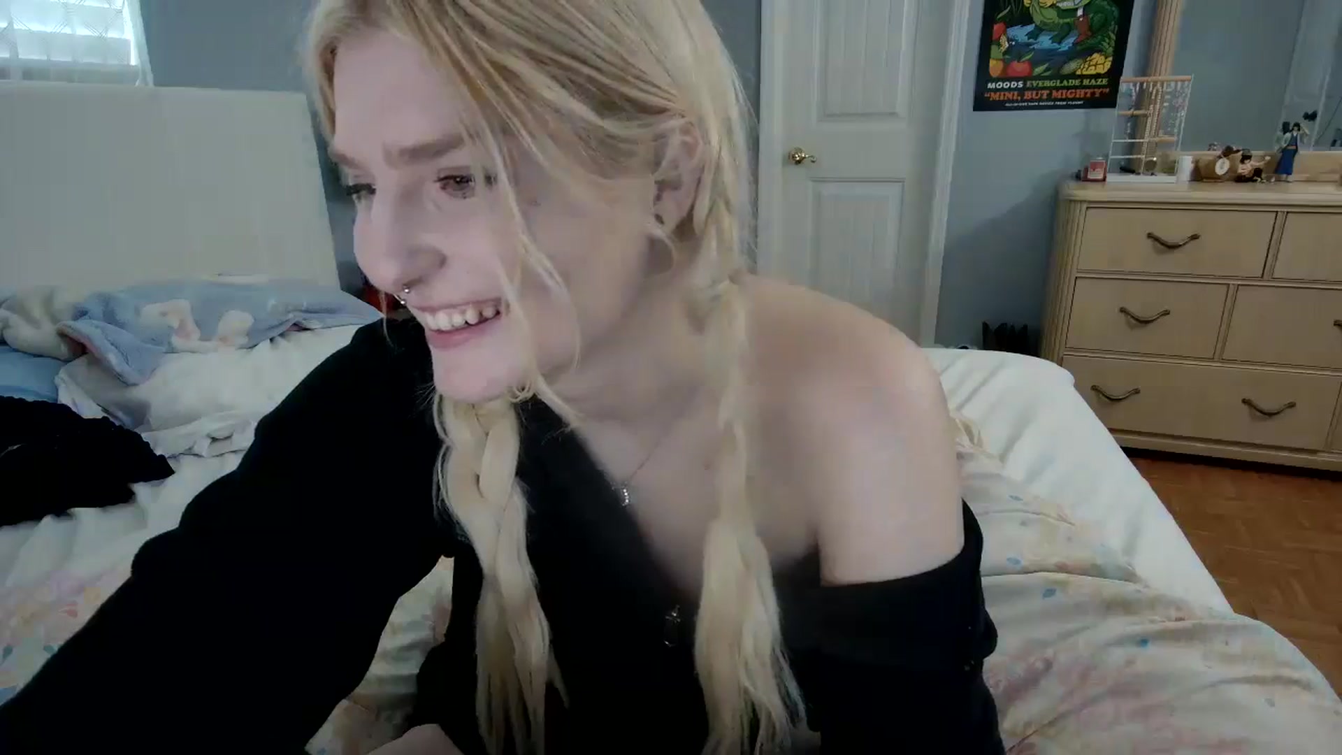 Gallery image thumbnail from DuckChan0's myfreecams stream on, 05/08/2024, 17:47 image 3 of 20