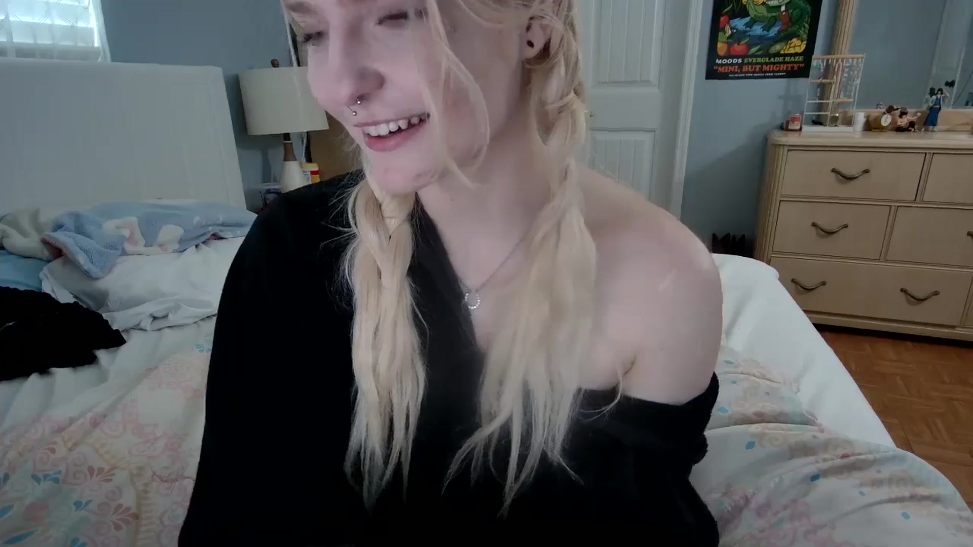 Gallery image thumbnail from DuckChan0's myfreecams stream on, 05/08/2024, 17:47 image 4 of 20