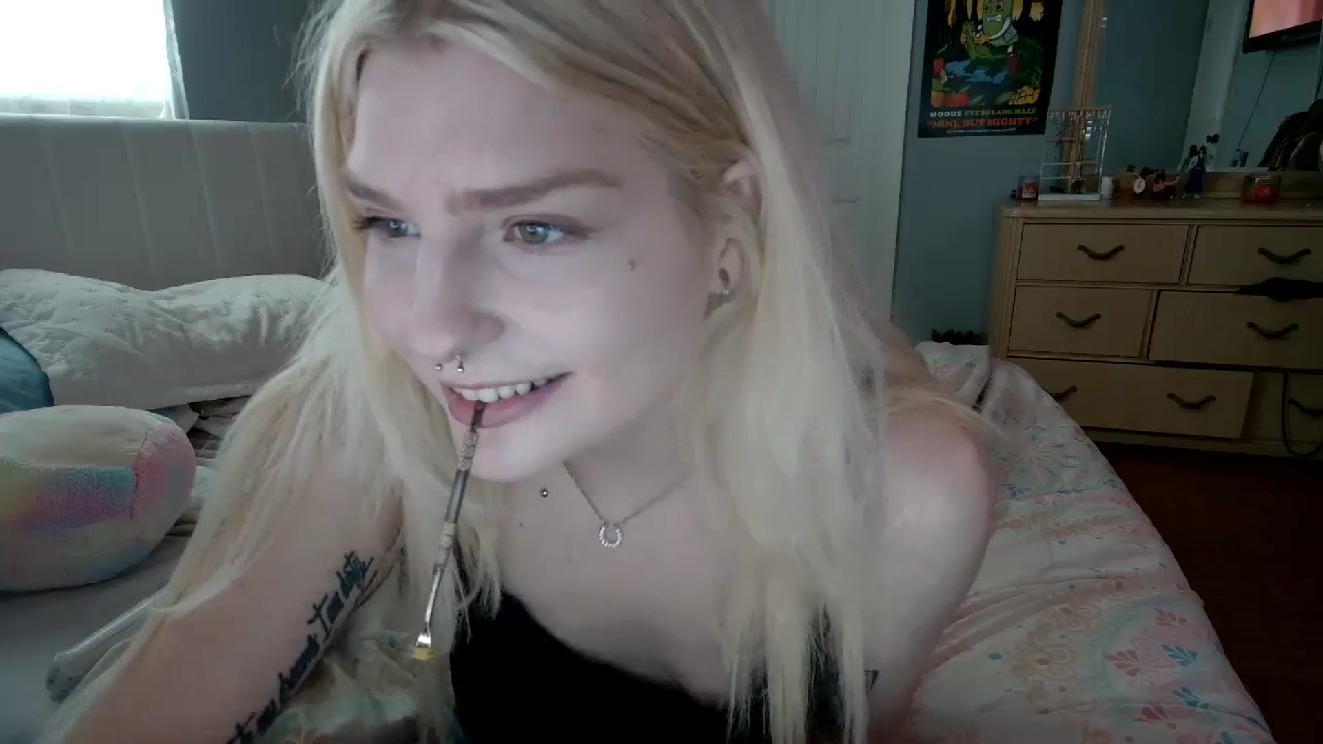 Gallery image thumbnail from DuckChan0's myfreecams stream on, 05/09/2024, 16:15 image 2 of 20
