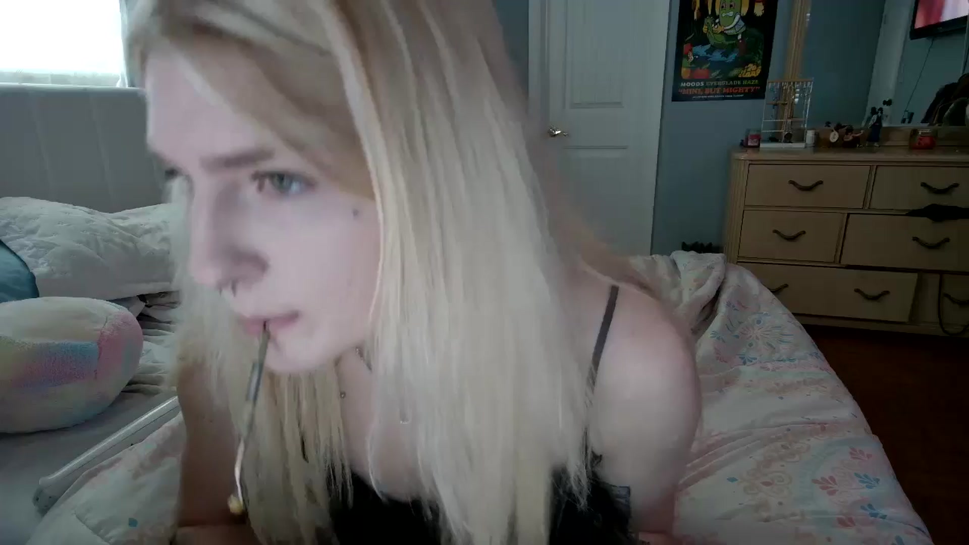 Gallery image thumbnail from DuckChan0's myfreecams stream on, 05/09/2024, 16:15 image 1 of 20