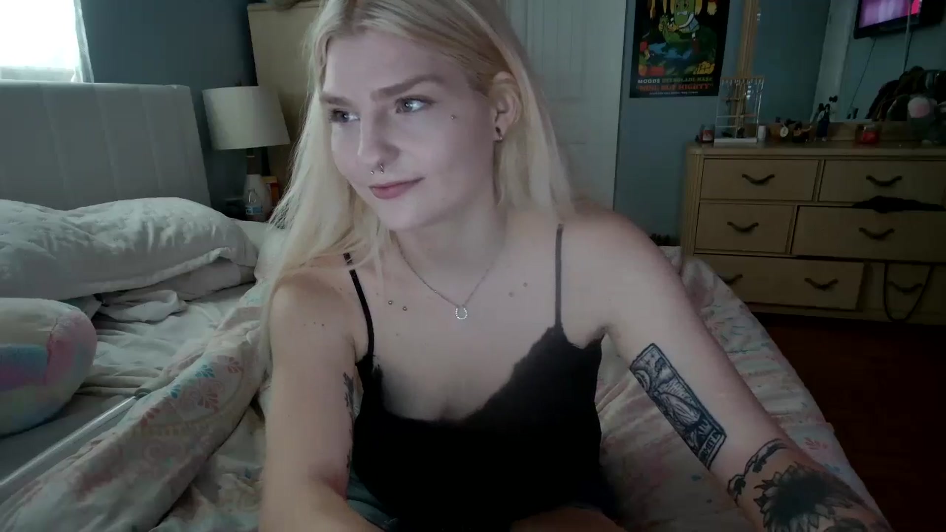 Gallery image thumbnail from DuckChan0's myfreecams stream on, 05/09/2024, 16:15 image 3 of 20