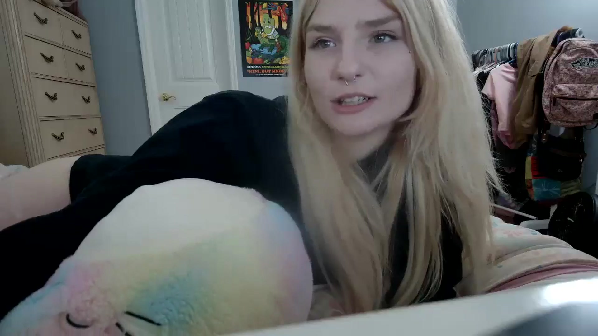 Gallery image thumbnail from DuckChan0's myfreecams stream on, 05/09/2024, 16:49 image 17 of 20