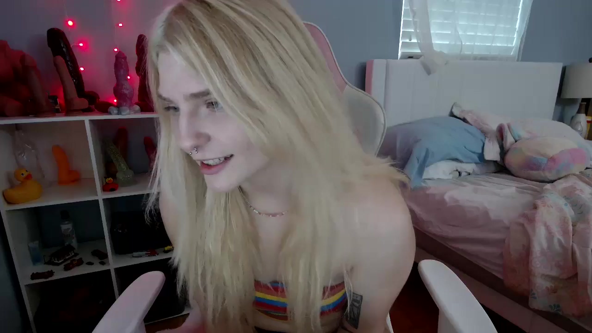 Gallery image thumbnail from DuckChan0's myfreecams stream on, 05/09/2024, 22:57 image 14 of 20
