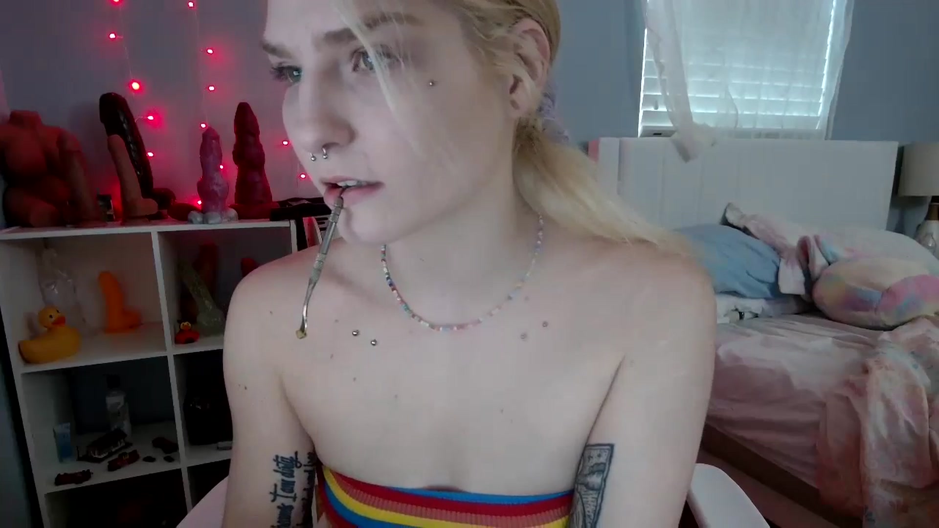 Gallery image thumbnail from DuckChan0's myfreecams stream on, 05/09/2024, 22:57 image 15 of 20