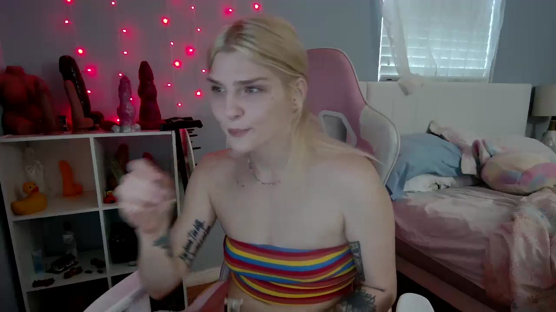 Gallery image thumbnail from DuckChan0's myfreecams stream on, 05/09/2024, 22:57 image 16 of 20