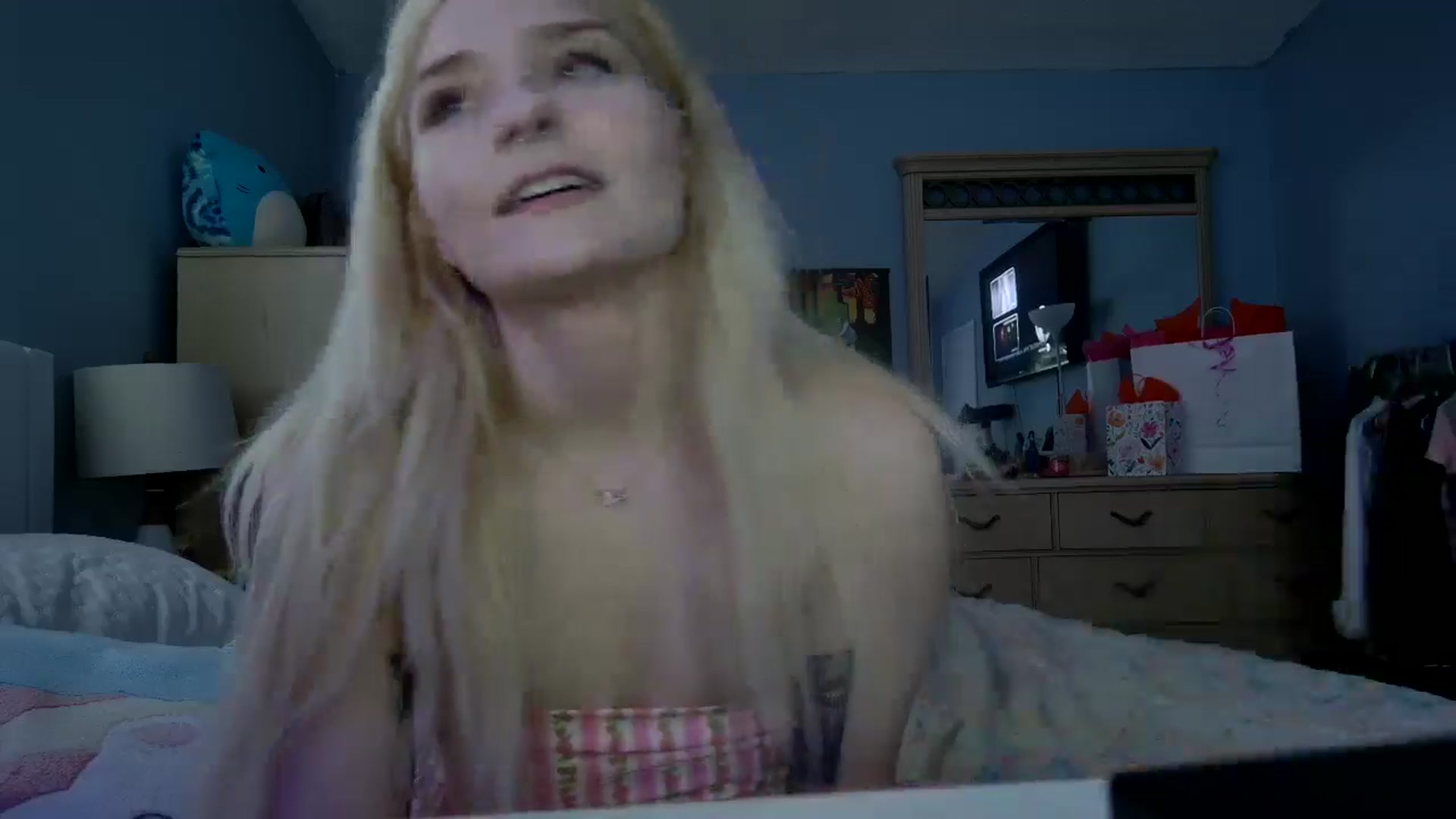 Gallery image thumbnail from DuckChan0's myfreecams stream on, 05/10/2024, 18:18 image 20 of 20