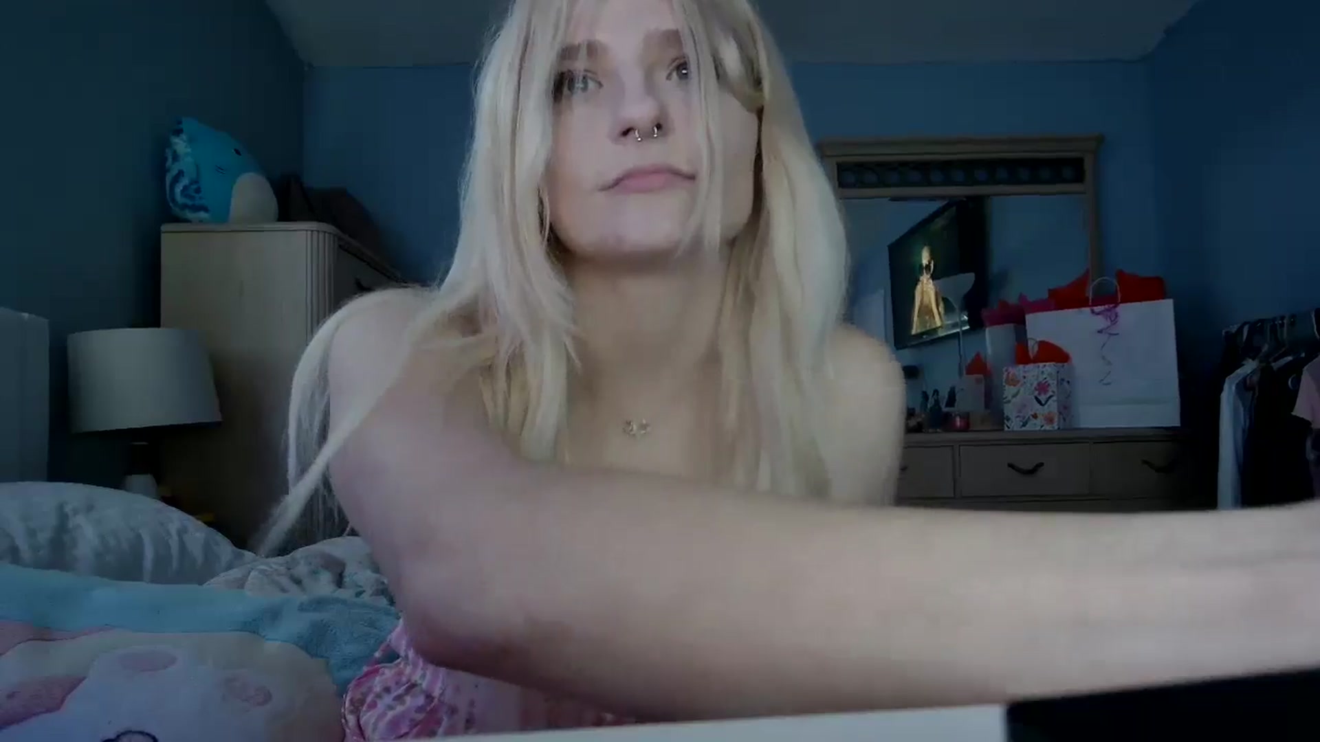 Gallery image thumbnail from DuckChan0's myfreecams stream on, 05/10/2024, 18:18 image 19 of 20