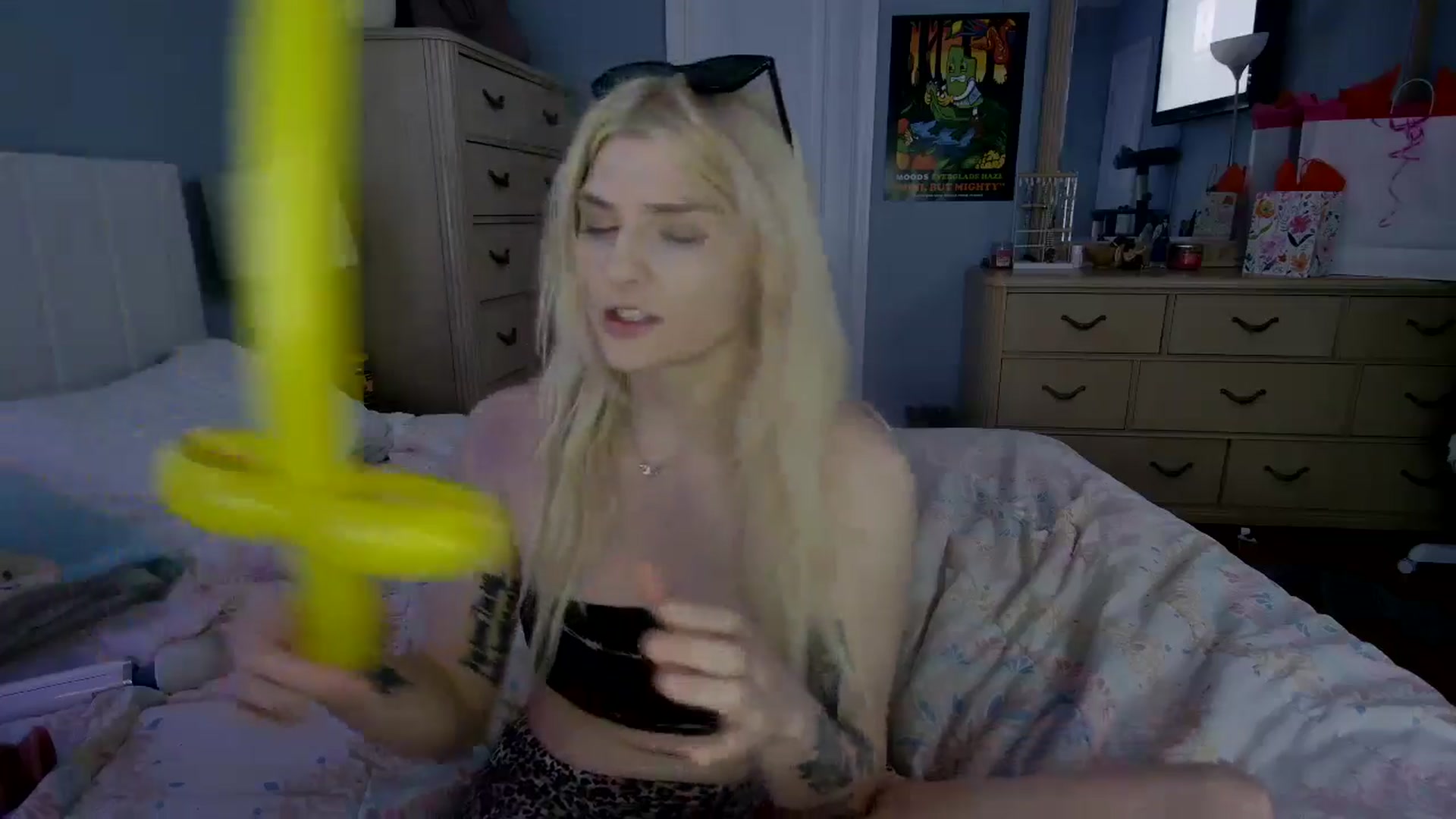 Gallery image thumbnail from DuckChan0's myfreecams stream on, 05/10/2024, 22:58 image 2 of 20