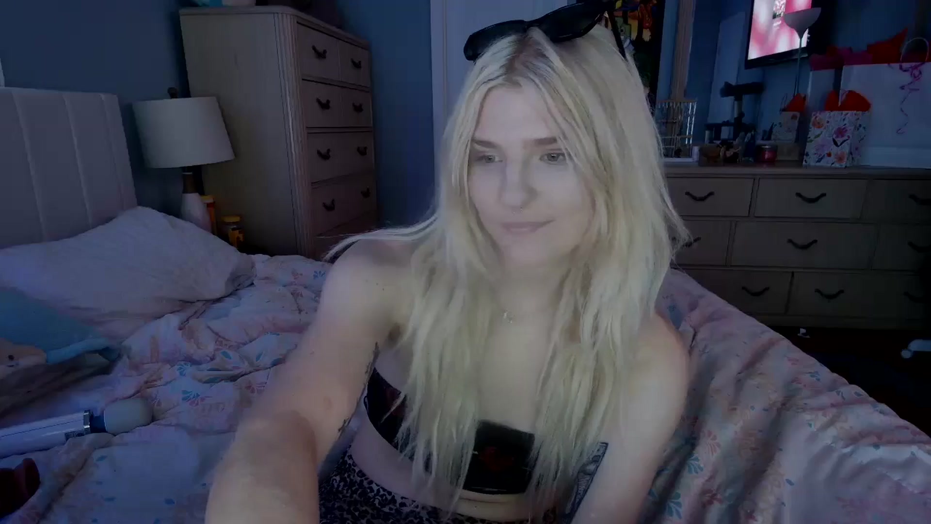 Gallery image thumbnail from DuckChan0's myfreecams stream on, 05/10/2024, 22:58 image 5 of 20