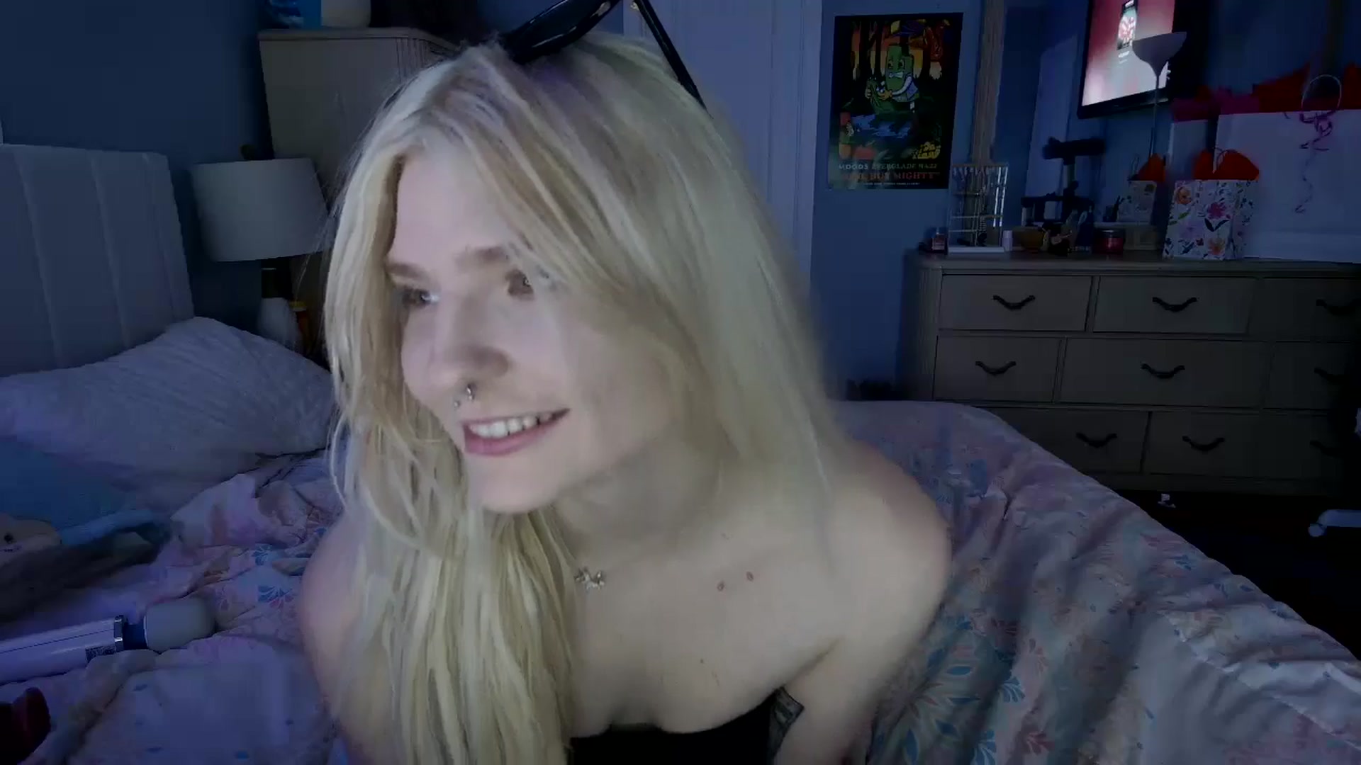 Gallery image thumbnail from DuckChan0's myfreecams stream on, 05/10/2024, 22:58 image 4 of 20