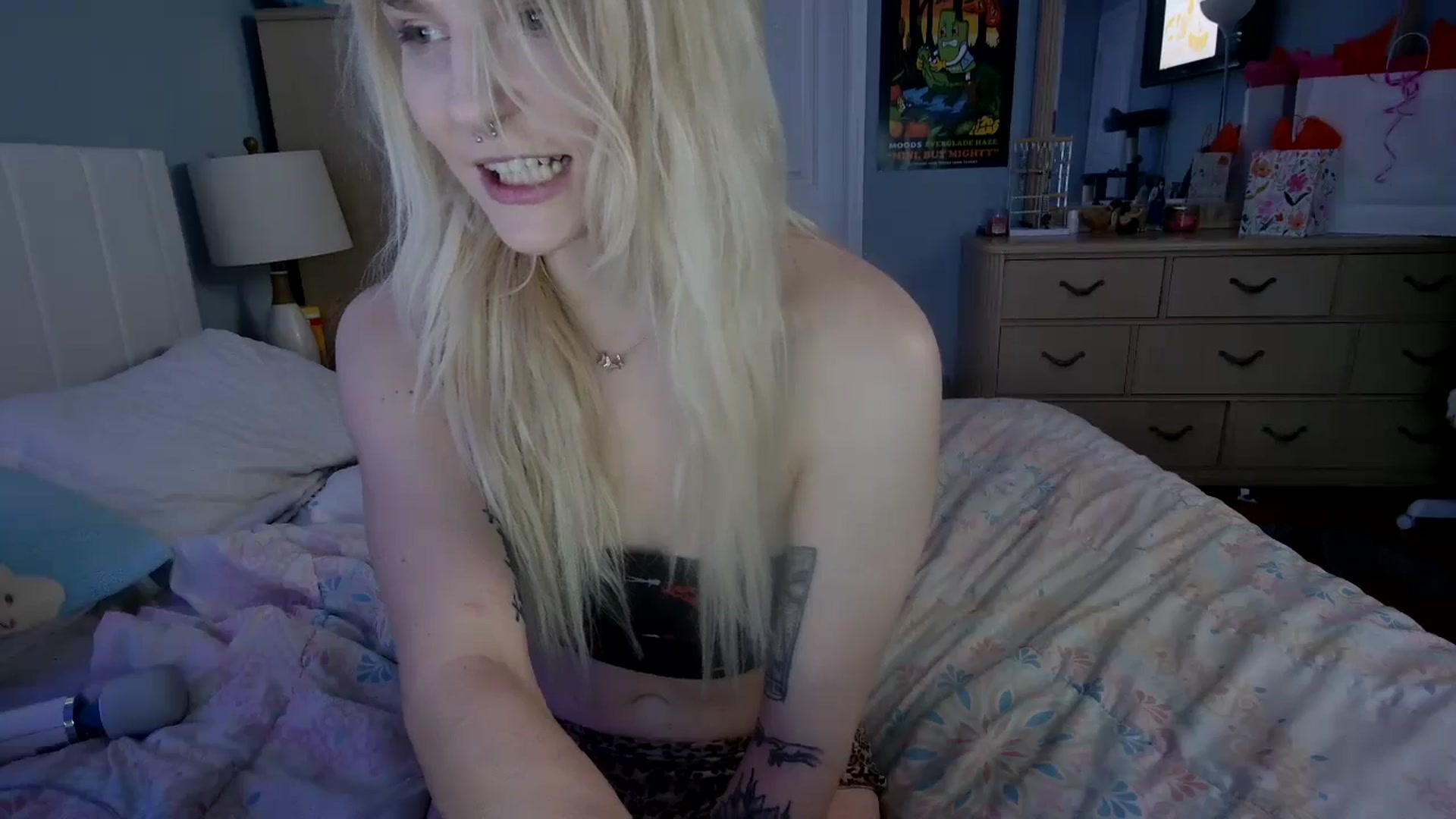 Gallery image thumbnail from DuckChan0's myfreecams stream on, 05/10/2024, 22:58 image 20 of 20