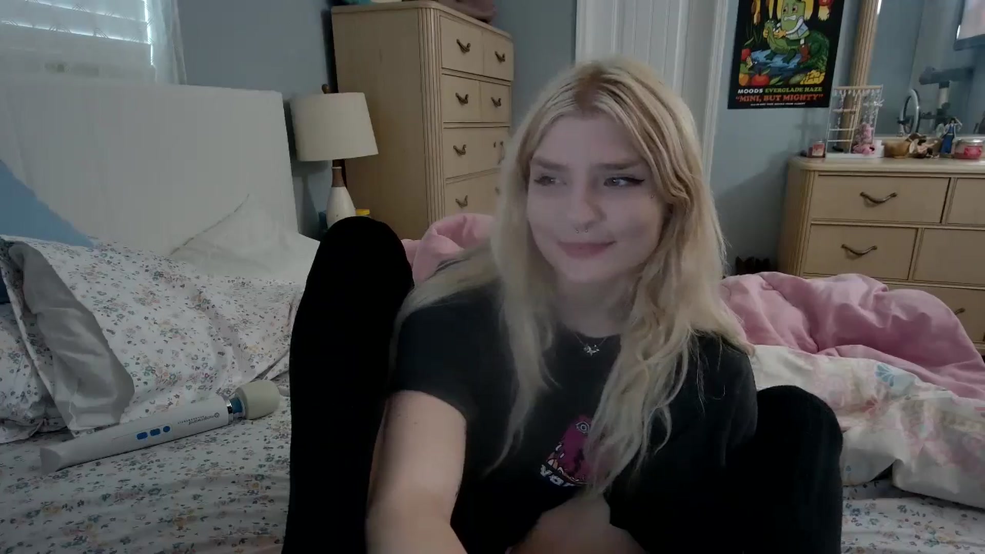 Gallery image thumbnail from DuckChan0's myfreecams stream on, 05/12/2024, 22:09 image 18 of 20