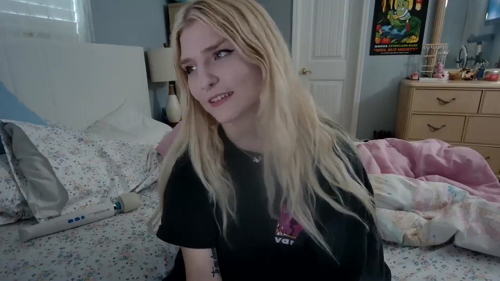 Gallery image thumbnail from DuckChan0's myfreecams stream on, 05/12/2024, 22:09 image 19 of 20